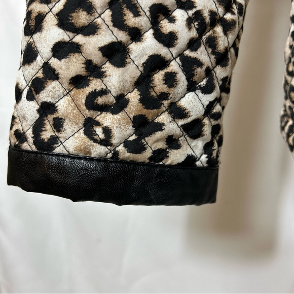 Chico’s Women’s Size Small Leopard Print Quilted Full Front Zippered Jacket - Picture 6 of 13